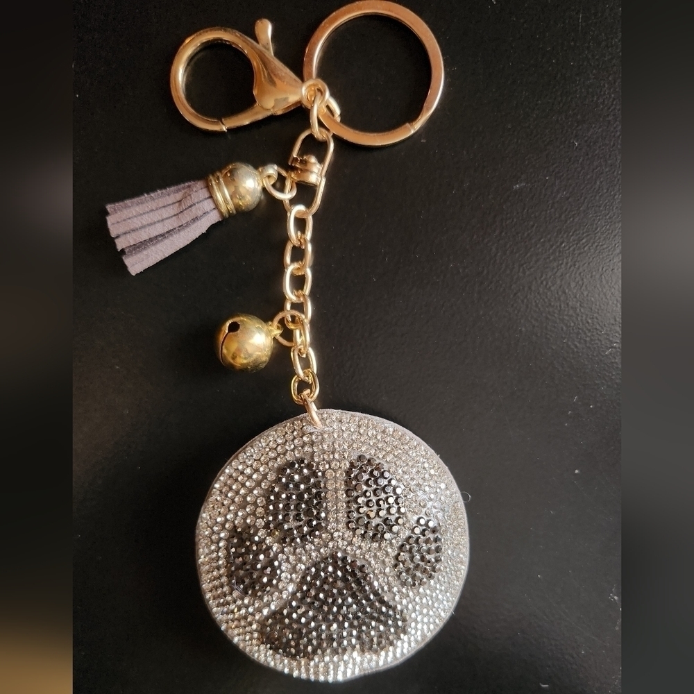 Paw print keychain